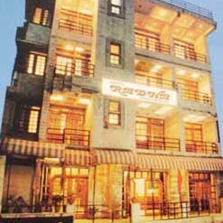 Hotel Radhe Continental Найнитал Экстерьер фото
