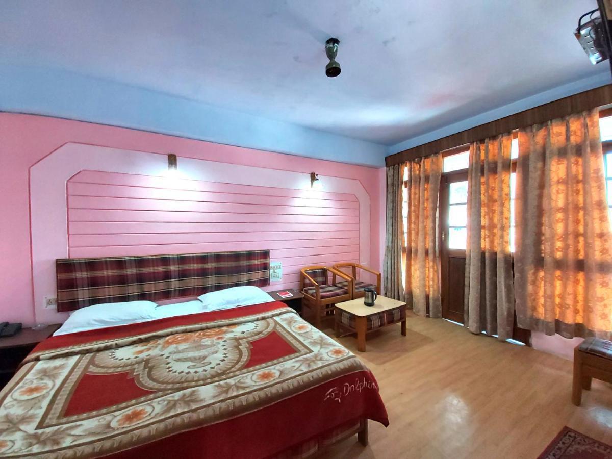 Hotel Radhe Continental Найнитал Экстерьер фото