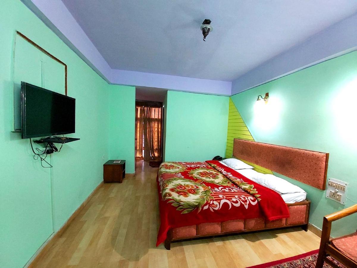 Hotel Radhe Continental Найнитал Экстерьер фото