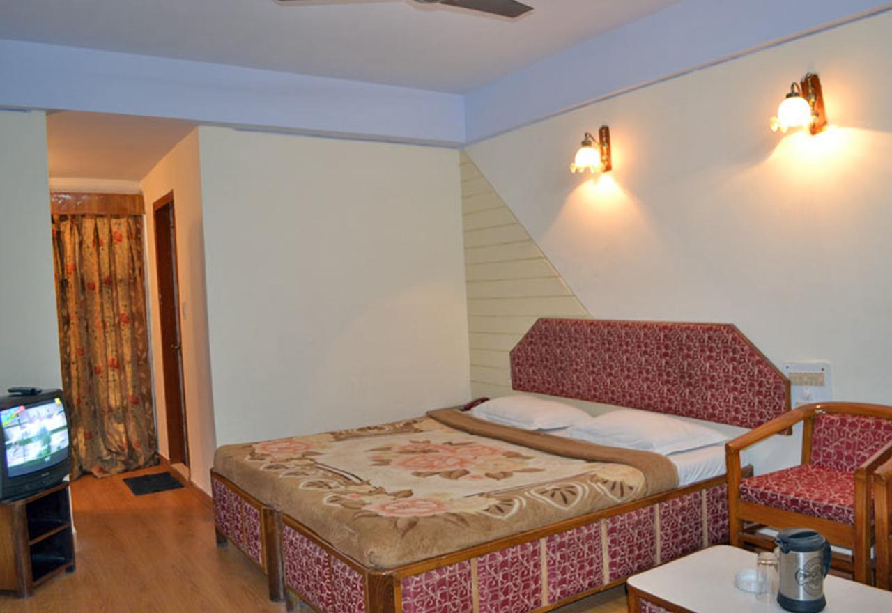 Hotel Radhe Continental Найнитал Экстерьер фото