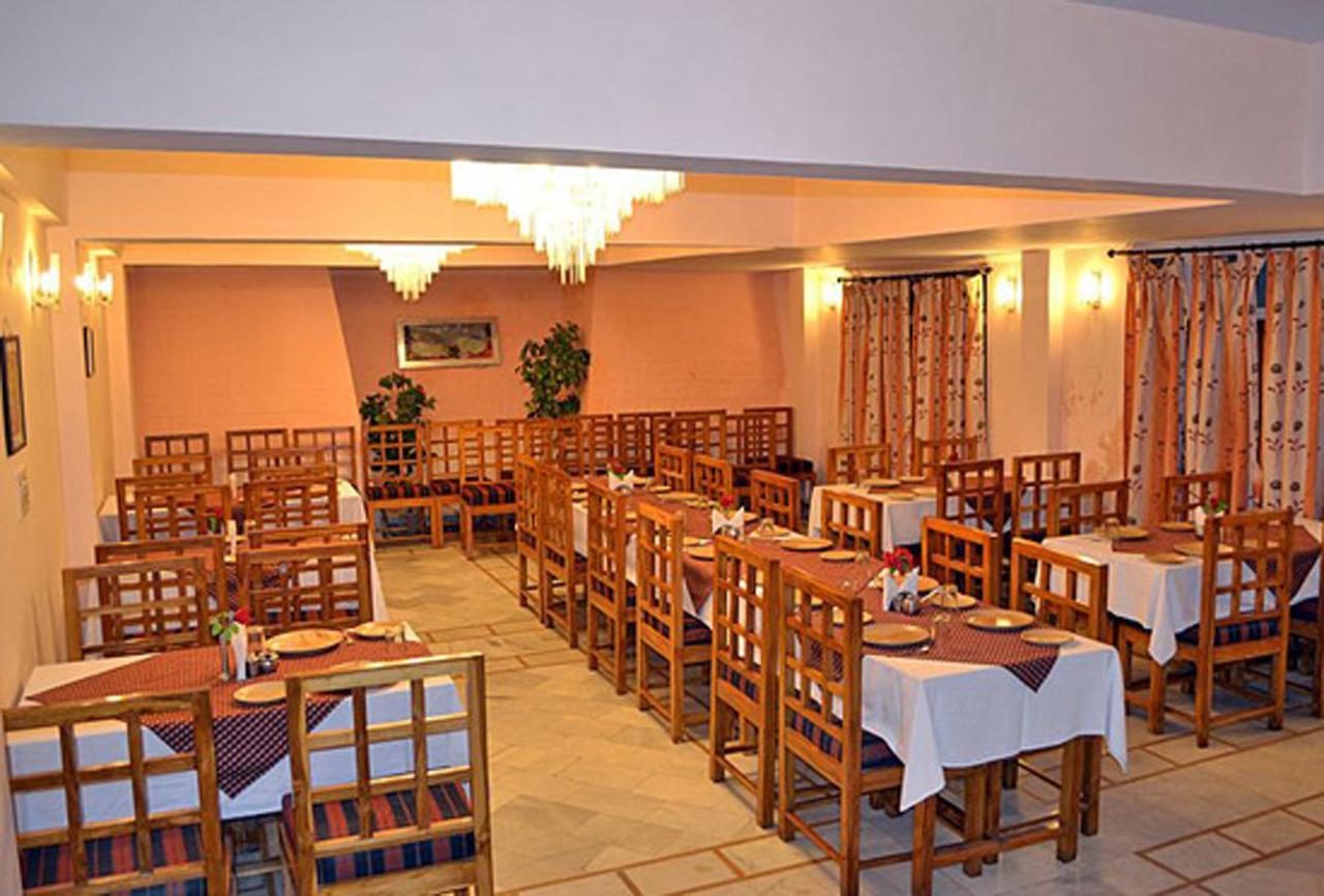 Hotel Radhe Continental Найнитал Экстерьер фото