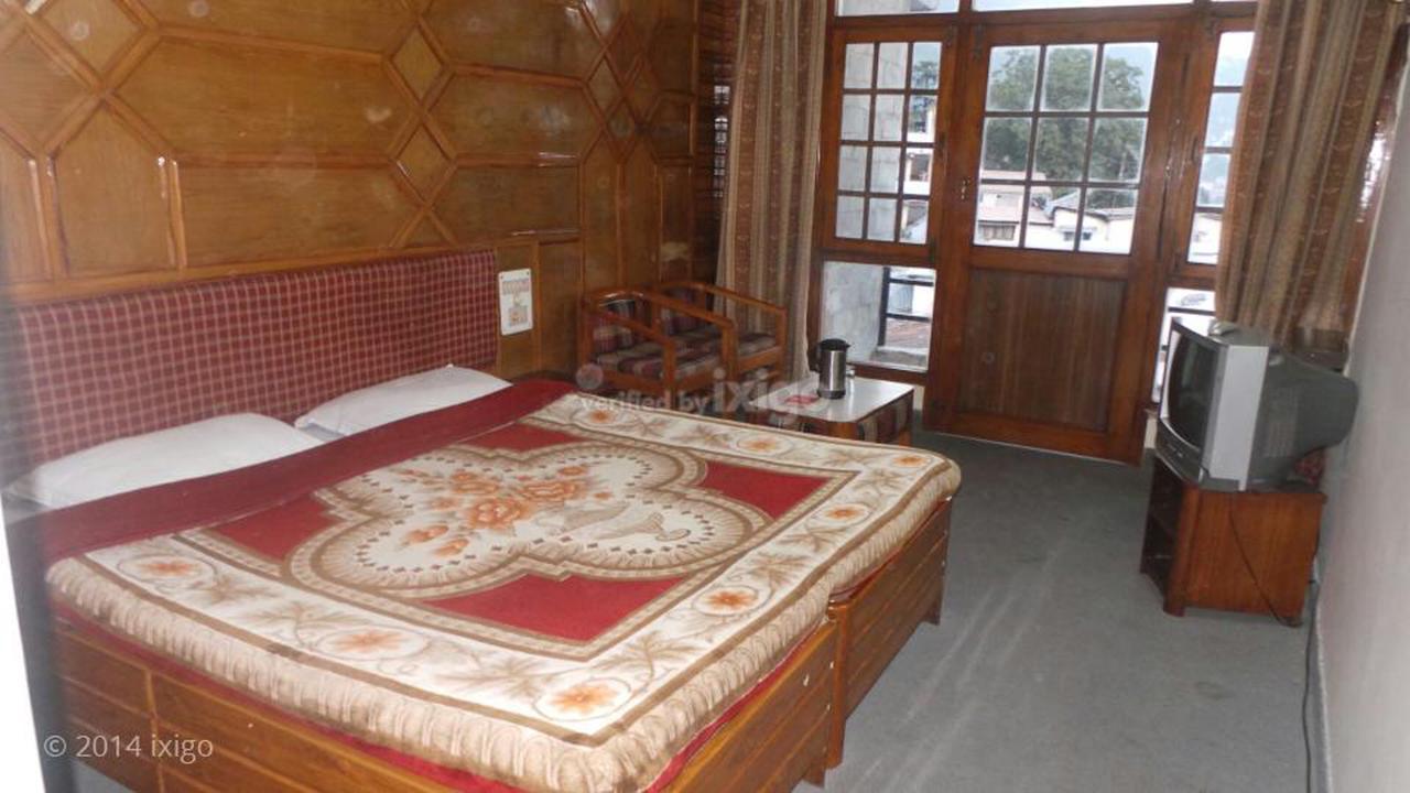 Hotel Radhe Continental Найнитал Экстерьер фото